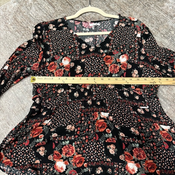 Maurice’s Mixed Ditsy Floral Black and Red Patchwork Babydoll Women's Top - Picture 7 of 9